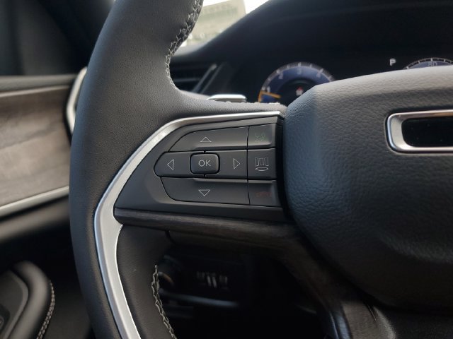 New 2027 Jeep Grand Cherokee Altitude AWD/4WD image 25
