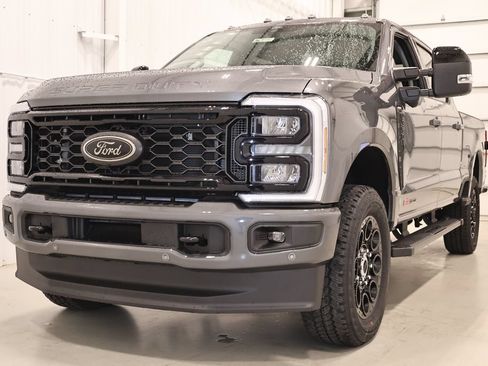 New 2026 Ford F350 Lariat w/ Black Appearance Package AWD/4WD image 5