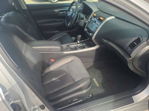 Used 2015 Nissan Altima 3.5 SL FWD image 16