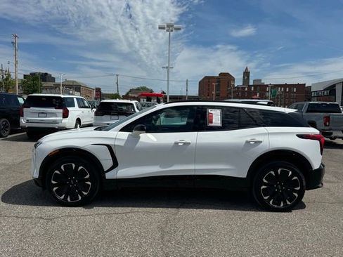 Used 2024 Chevrolet Blazer EV RS AWD/4WD image 2