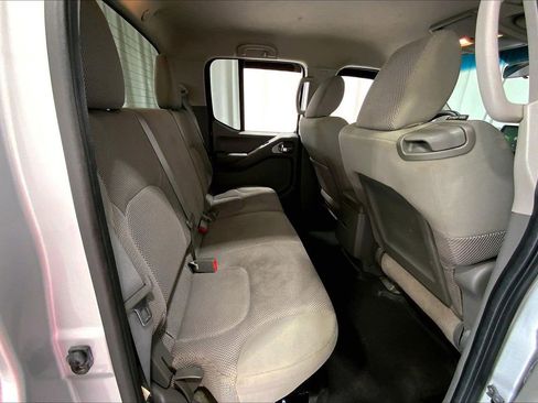 Used 2013 Nissan Frontier SV AWD/4WD image 20