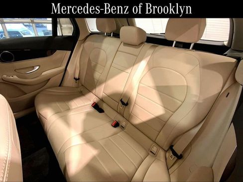 Used 2019 Mercedes-Benz GLC 300 4MATIC image 20