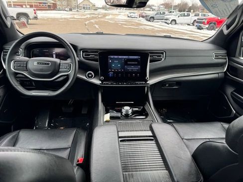 Used 2023 Jeep Wagoneer L Series II AWD/4WD image 8