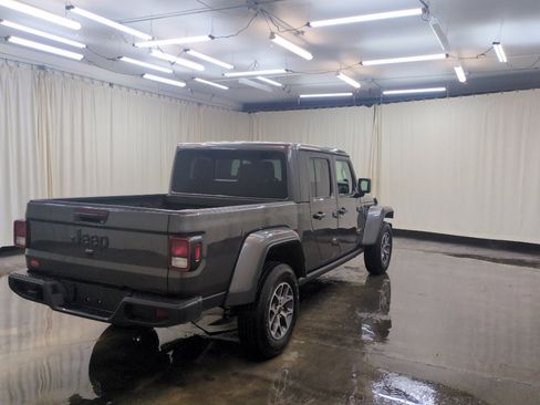Used 2025 Jeep Gladiator Nighthawk image 6