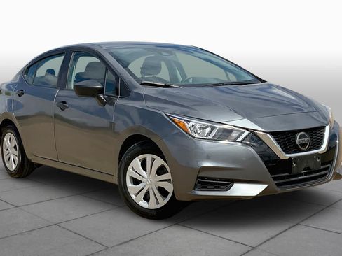 Used 2020 Nissan Versa S FWD image 2
