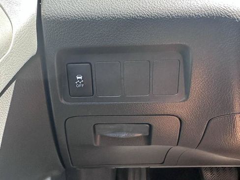 Used 2010 Toyota Matrix w/ PWR Pkg FWD image 33