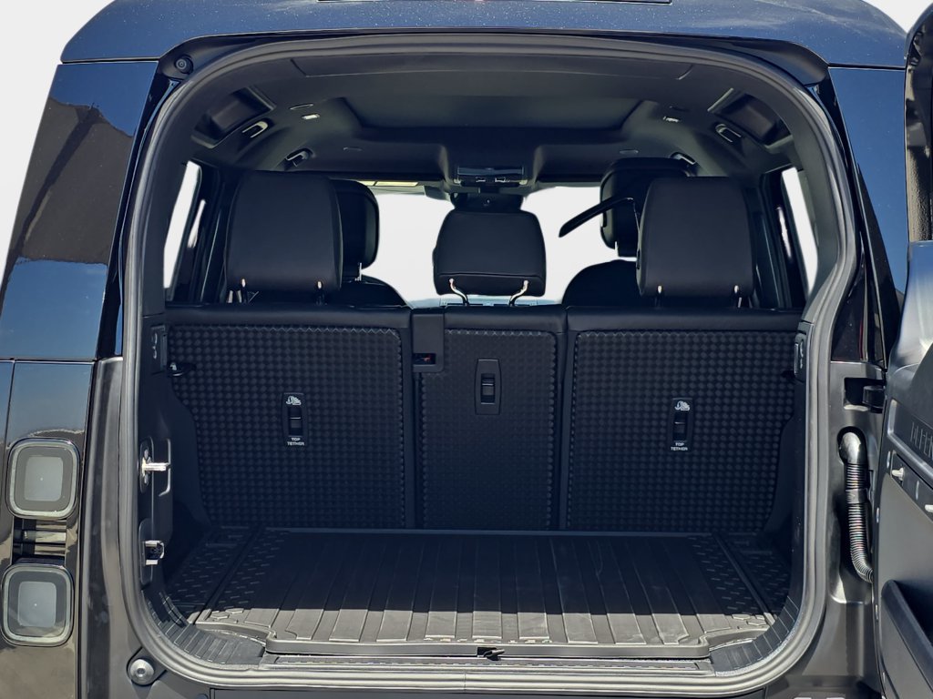 New 2026 Land Rover Defender 110 S AWD/4WD image 12