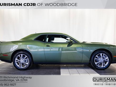 Certified 2023 Dodge Challenger SXT image 3