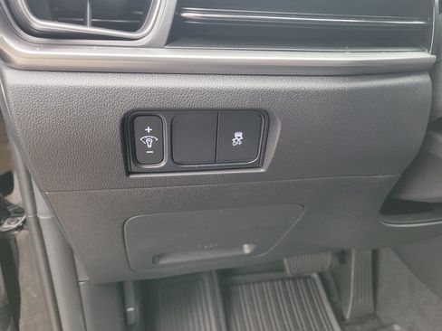 Used 2025 Kia Sorento LX image 19