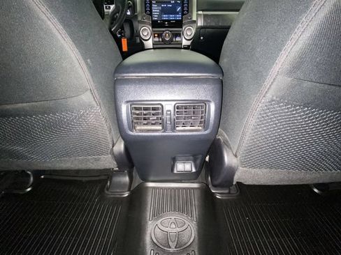 Used 2020 Toyota 4Runner SR5 AWD/4WD image 29