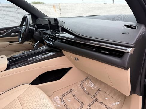 Used 2022 Cadillac Escalade Premium Luxury image 17