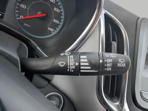 Used 2024 Chevrolet Equinox LS FWD image 42
