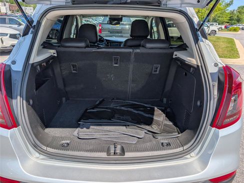 Used 2021 Buick Encore Preferred w/ Safety Package II FWD image 12