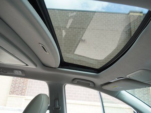 Used 2015 Honda Odyssey Touring Elite image 25