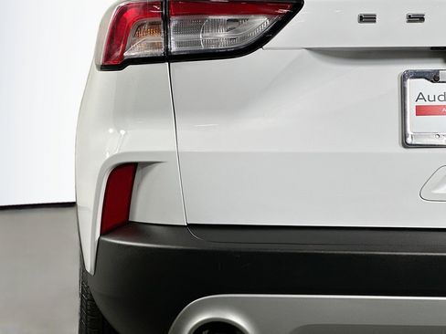 Used 2022 Ford Escape S image 17