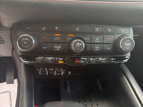 Used 2025 Dodge Durango GT AWD/4WD image 29