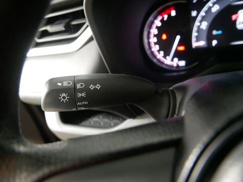 Used 2023 Toyota RAV4 XLE AWD/4WD image 32