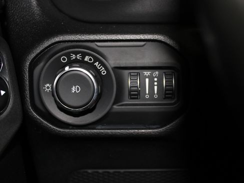 Used 2021 Jeep Wrangler Unlimited Sahara AWD/4WD image 42