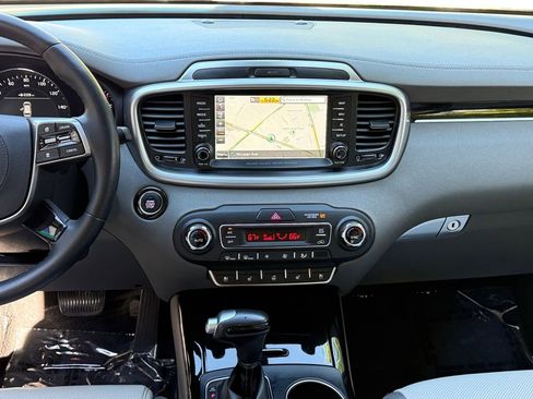 Used 2019 Kia Sorento SX w/ SX Touring Package AWD/4WD image 11