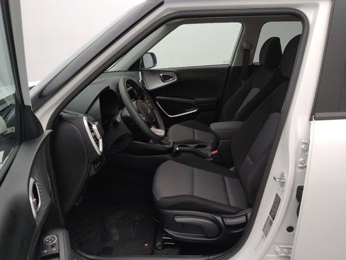 Used 2025 Kia Soul LX w/ LX Technology Package image 17
