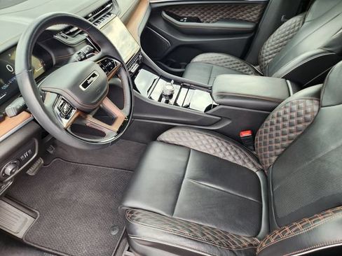 Used 2021 Jeep Grand Cherokee L Summit w/ Luxury Tech Group V AWD/4WD image 13