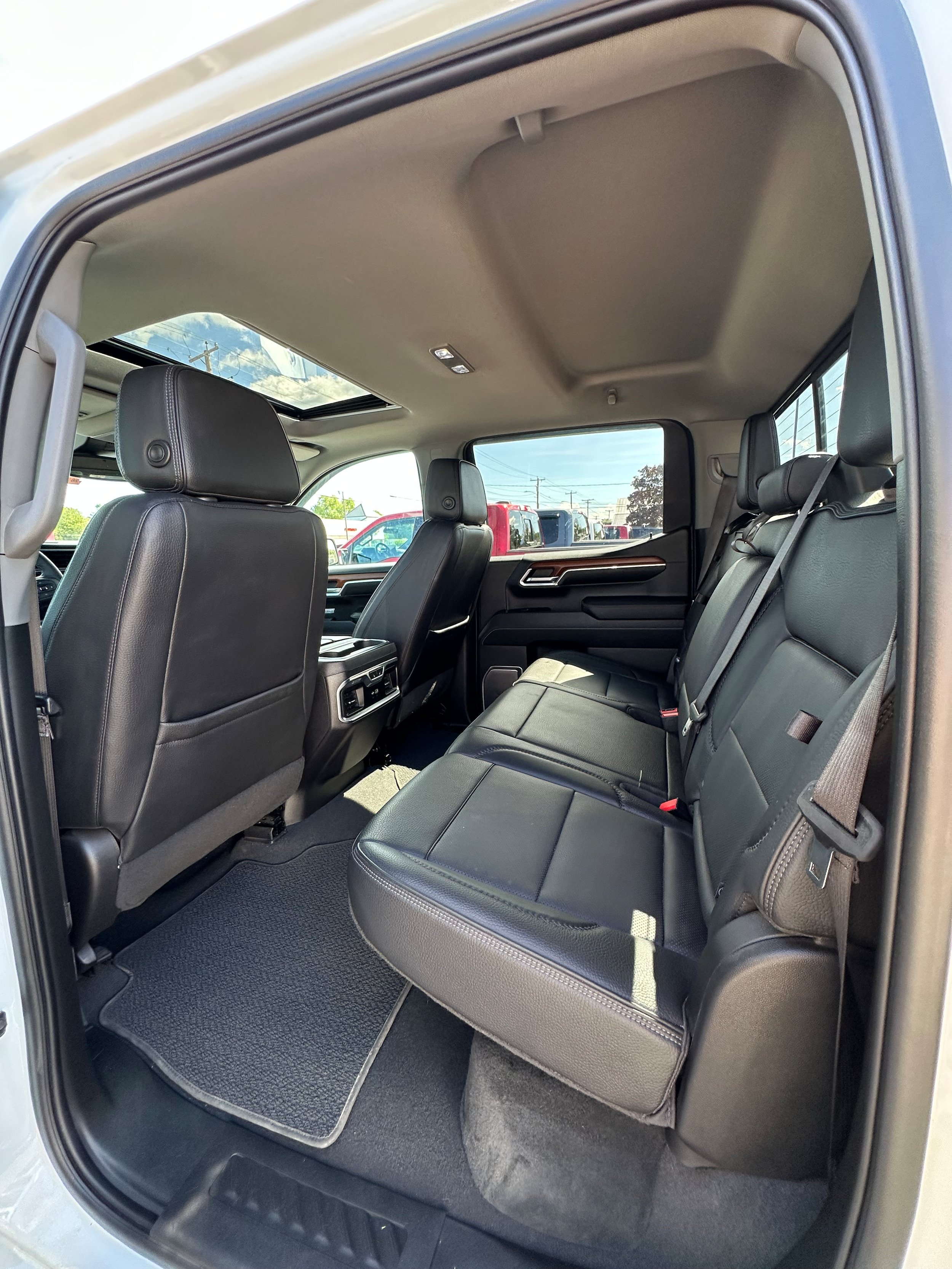 Used 2023 GMC Sierra 1500 Denali AWD/4WD image 26