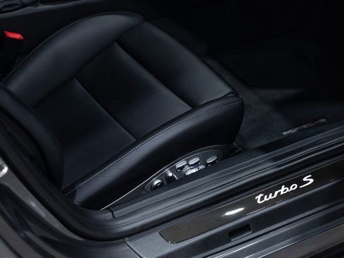 Used 2014 Porsche 911 Turbo S AWD/4WD image 31