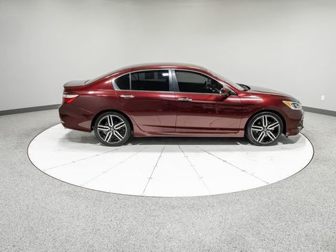 Used 2017 Honda Accord Sport image 21