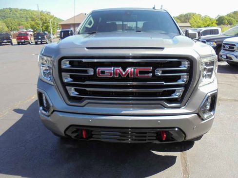 Used 2019 GMC Sierra 1500 AT4 w/ AT4 Premium Package image 3