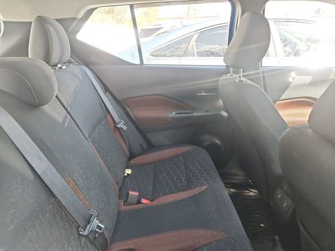 Used 2021 Nissan Kicks SR image 9