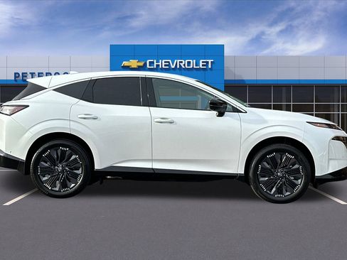 Used 2025 Nissan Murano Platinum image 3