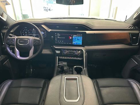 Used 2022 GMC Sierra 1500 Denali AWD/4WD image 10