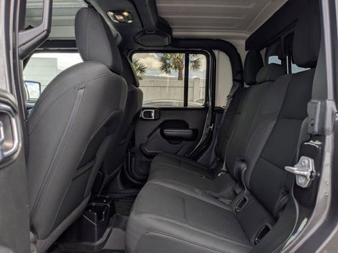 Used 2020 Jeep Gladiator Sport w/ Quick Order Package 24S AWD/4WD image 13