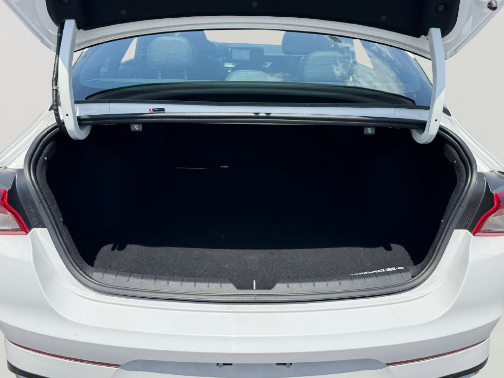 Used 2024 Kia K5 GT-Line w/ GT-Line Premium Package FWD image 9