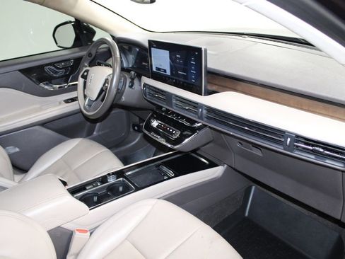Used 2023 Lincoln Corsair Reserve w/ Jet Appearance Package AWD/4WD image 30