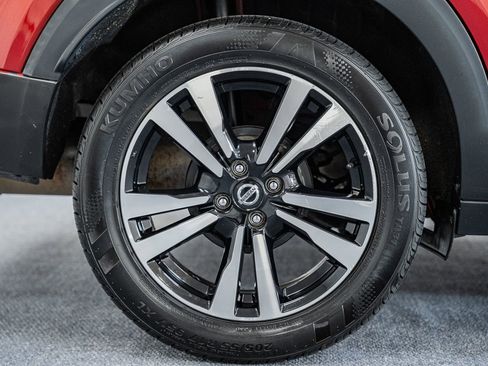 Used 2019 Nissan Kicks SV FWD image 18