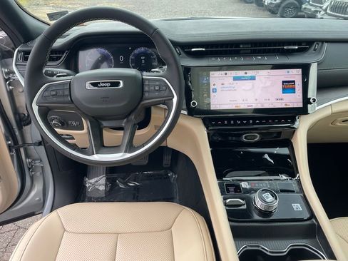 New 2026 Jeep Grand Cherokee L Limited AWD/4WD image 4