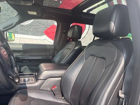 Used 2018 Ford Expedition Limited w/ Equipment Group 301A AWD/4WD image 14