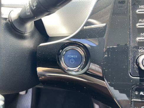 Used 2020 Toyota Prius LE image 10