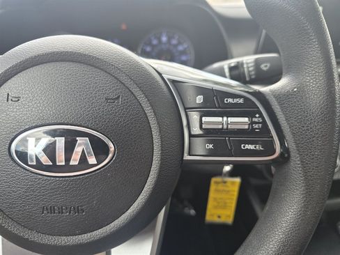 Used 2020 Kia Forte LXS FWD image 21