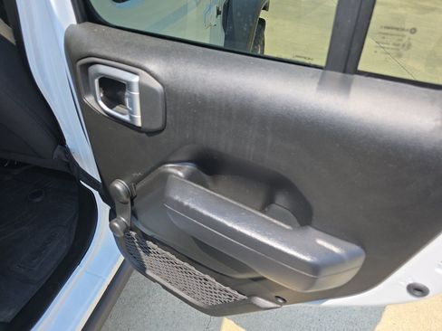 Used 2022 Jeep Wrangler Unlimited Sport AWD/4WD image 17