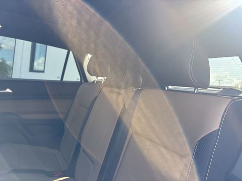 Used 2023 Volkswagen Atlas Cross Sport SE w/ Panoramic Sunroof Package image 5