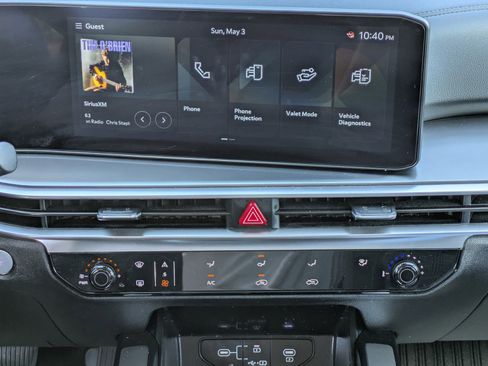 Certified 2025 Kia Sorento LX FWD image 15