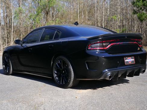 Used 2019 Dodge Charger Scat Pack w/ Dynamics Package image 17