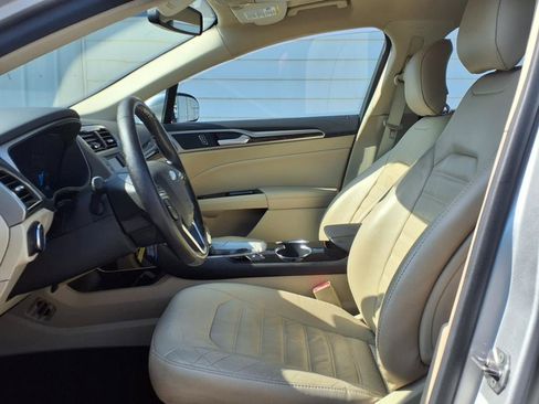 Used 2014 Ford Fusion SE w/ Equipment Group 202A image 6