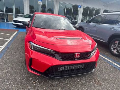 Used 2025 Honda Civic Type R image 2