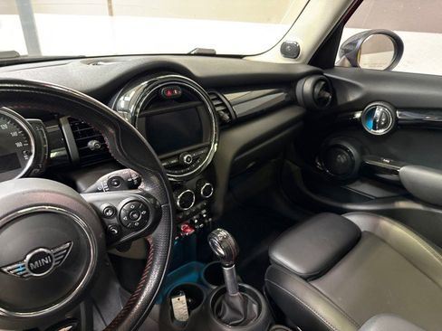 Used 2019 MINI Cooper S w/ Premium Package image 18