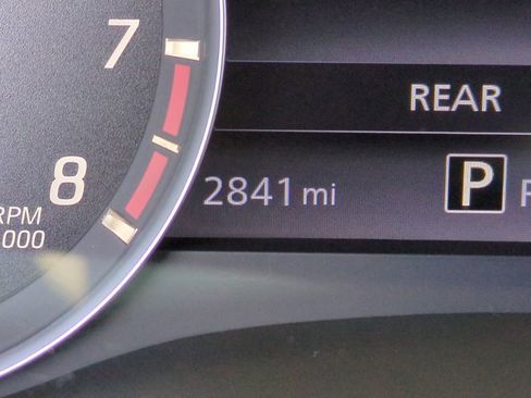 Used 2025 Nissan Frontier SV image 25