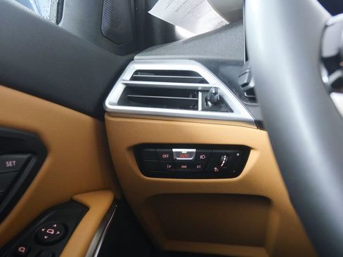 Certified 2025 BMW 330i Sedan image 21