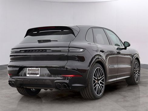 New 2026 Porsche Cayenne GTS image 8